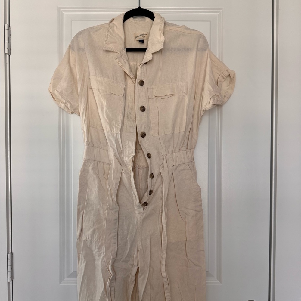 Universal Thread Off-White Collared Top